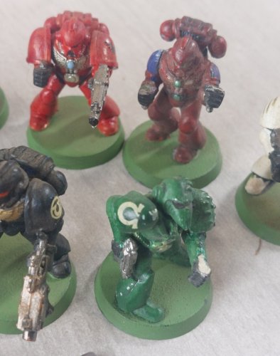 Lot de figurines Warhammer 40k ^