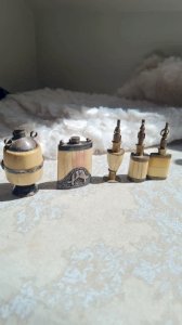 Lot de flacons de parfum antique en matière noble
