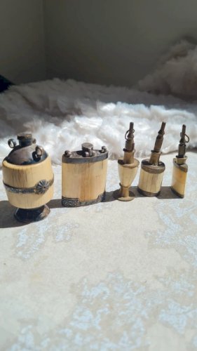 Lot de flacons de parfum antique en matière noble