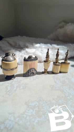 Lot de flacons de parfum antique en matière noble