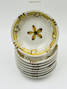 Set of eight Keraluc Quimper Renaissance bowls 1960