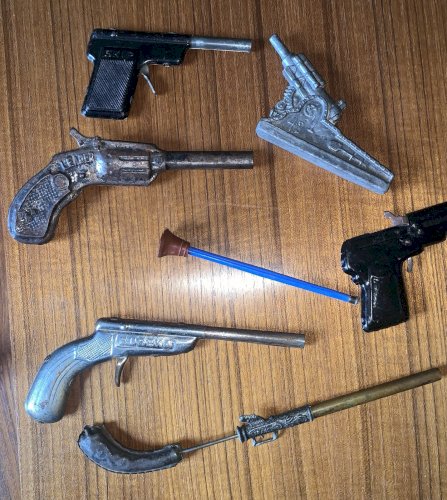 Lot de jouets ancien pistolet eureka magenta skip et rare pistolet XIXe