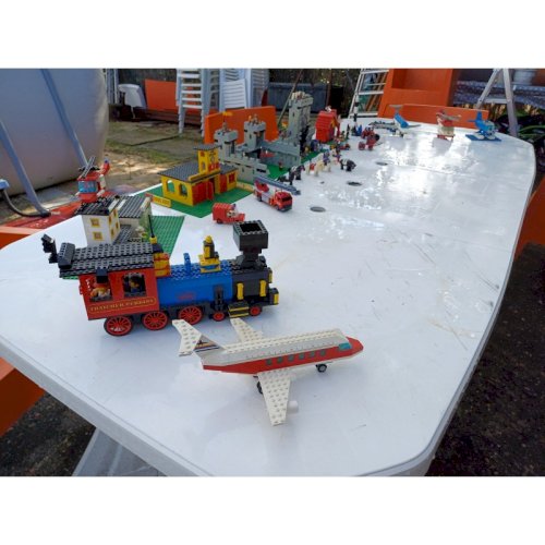 Lot de Jouets anciens Barbie , Machine a coudre , Piano