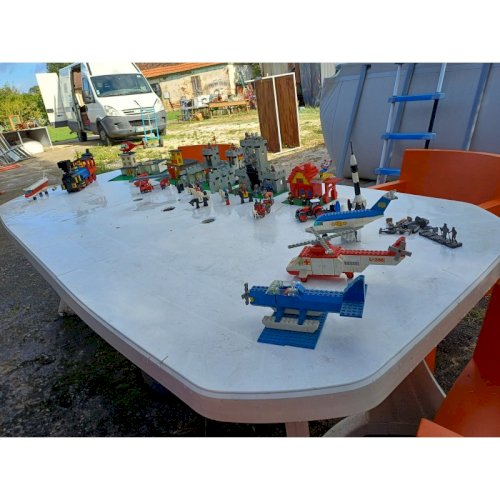 Lot de Jouets anciens Barbie , Machine a coudre , Piano