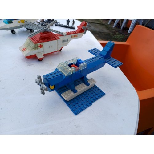 Lot de Jouets anciens Barbie , Machine a coudre , Piano