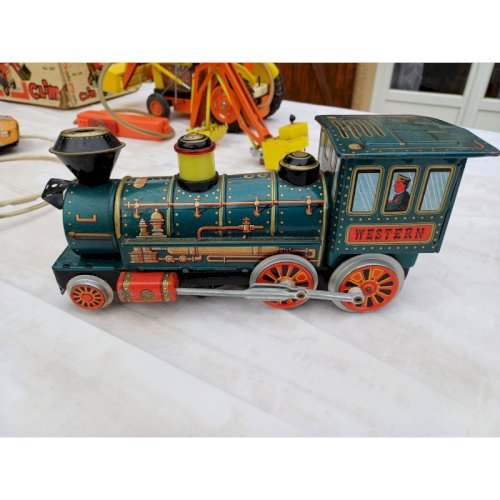 Lot de Jouets Anciens des Années 50 en Tole