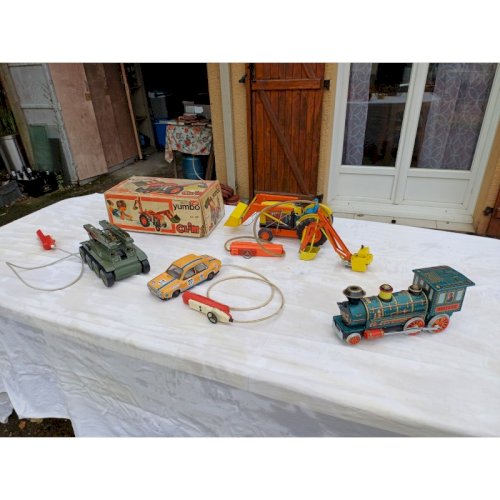 Lot de Jouets Anciens des Années 50 en Tole