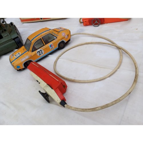 Lot de Jouets Anciens des Années 50 en Tole