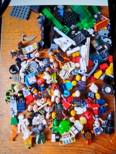 lot de lego .5.400kg en vrac.briques personnages
