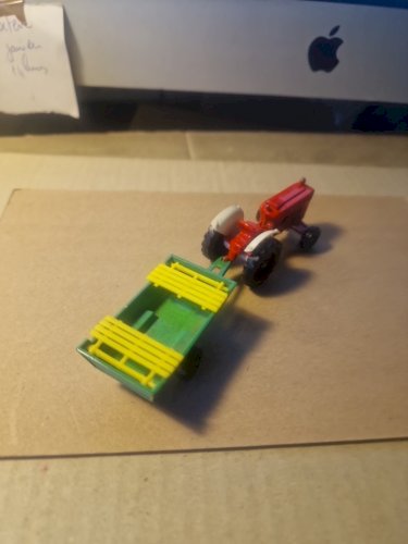 LOT DE MAJORETTE FRANCE TRACTEUR N°253 ET REMORQUE  1/55 ANNEES 1970's