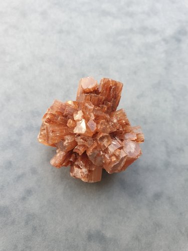 Lot de minéraux : aragonite, onyx, jaspe 'african bloodstone', nodule métallique, turquoise, lapis-lazuli