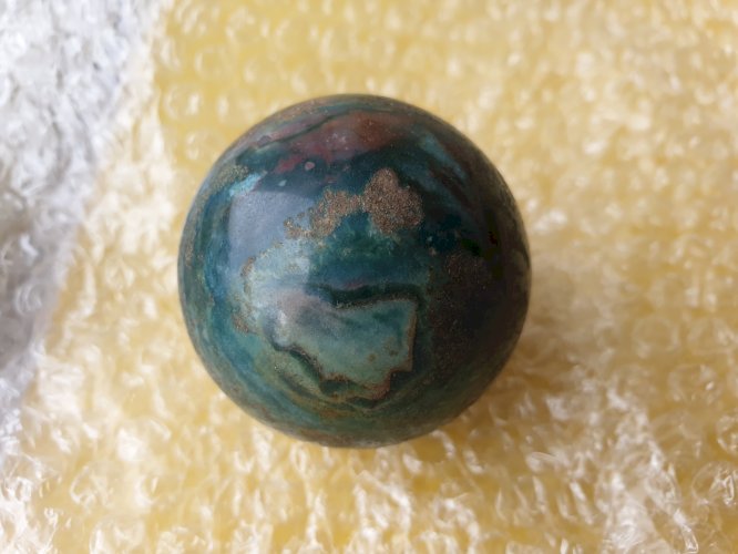 Lot de minéraux : aragonite, onyx, jaspe 'african bloodstone', nodule métallique, turquoise, lapis-lazuli