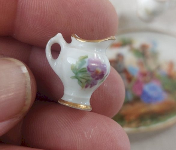 Lot de miniatures, en porcelaine de Limoges