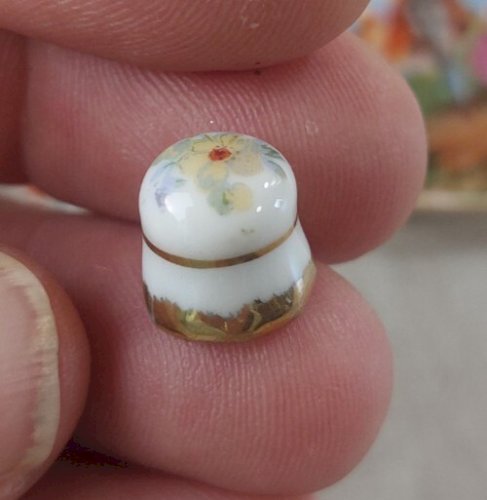 Lot de miniatures, en porcelaine de Limoges