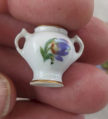 Lot de miniatures, en porcelaine de Limoges