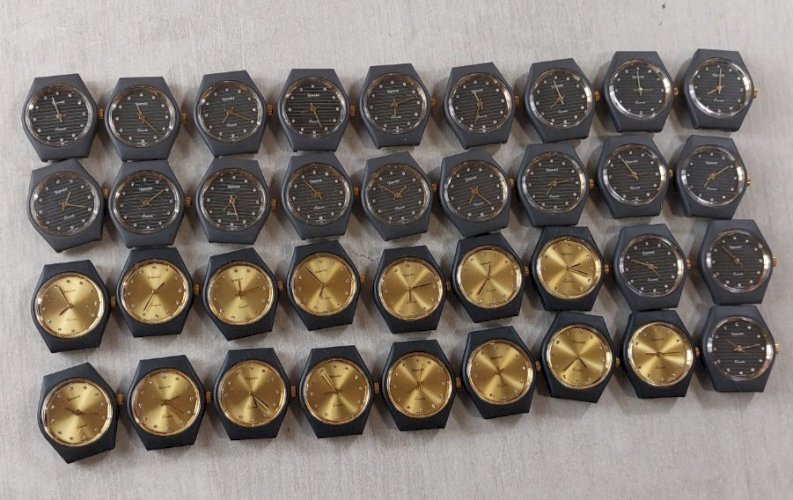 Lot de montres Gigandet Quartz, décor strass