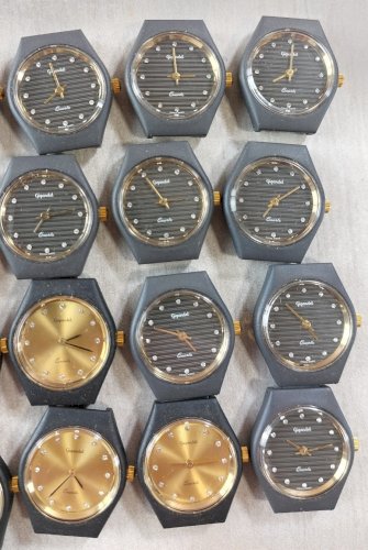 Lot de montres Gigandet Quartz, décor strass