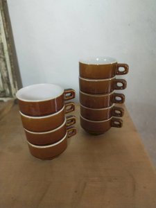 Lot de neuf tasses à chocolat de bistrot