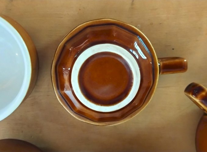 Lot de neuf tasses à chocolat de bistrot