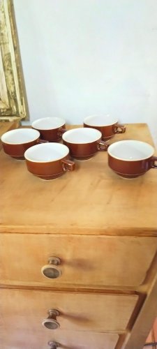 Lot de neuf tasses à chocolat de bistrot