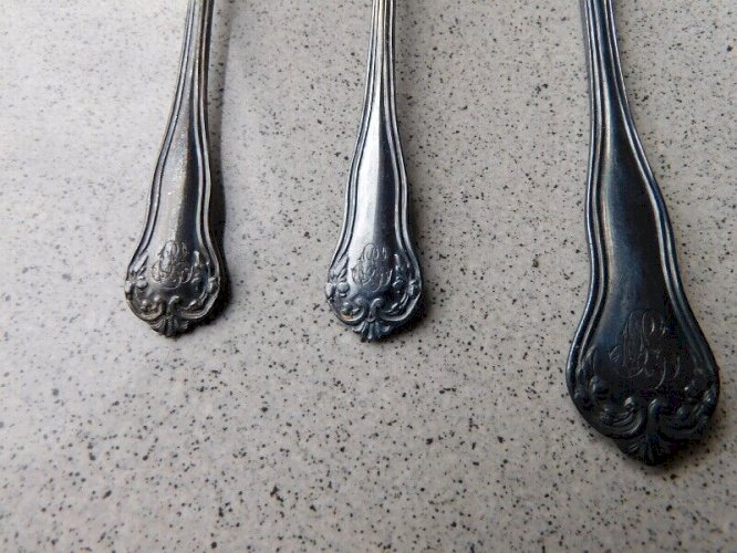 LOT DE PETITES CUILLERES A SAUCE ET CREME EN ARGENT MASSIF DE 56 GRAMMES