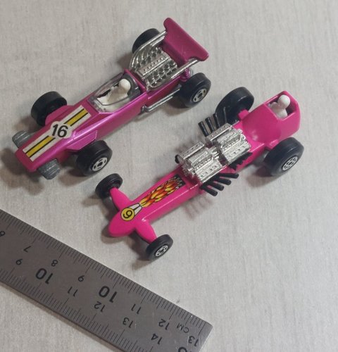 Lot de petites voitures, Formula 1 + Slingshot Dragster Matchbox