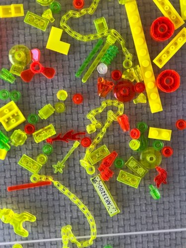 Lot de pièces de Lego fluorescentes