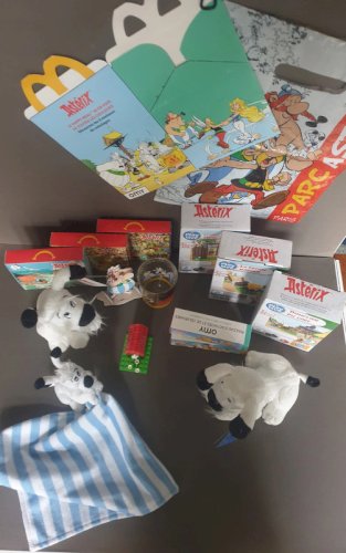Lot de produits dérivés de la BD Astérix et Obélix