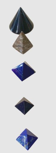 Lot de pyramides en pierres anciennes XX siècle