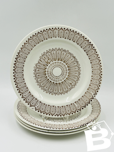 Lot de quatre assiettes plates Boch Ronda 1970