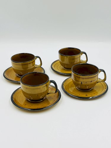 Lot de quatre tasses et sous tasses Boch  Palma vintage