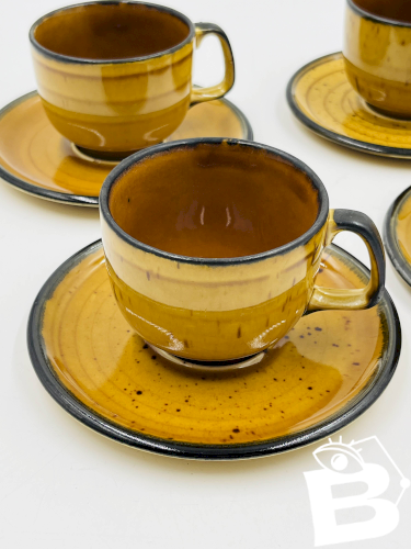 Lot de quatre tasses et sous tasses Boch  Palma vintage