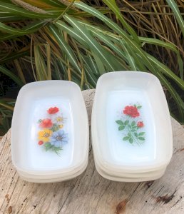 Lot de raviers Arcopal vintage motifs fleurs