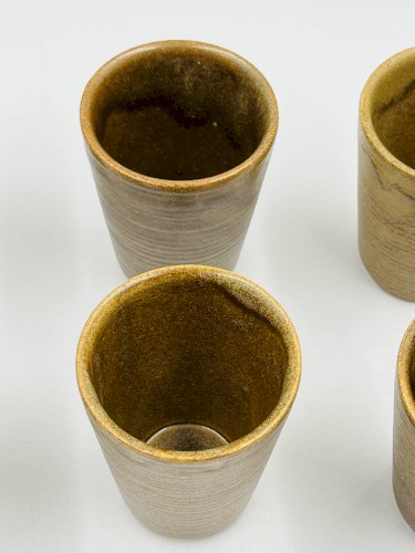 Lot de six gobelets en grès Digoin vintage