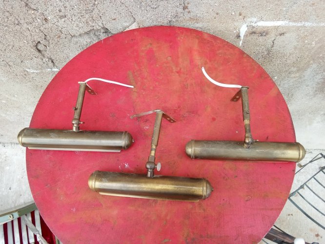 Lot de trois appliques en laiton vintage