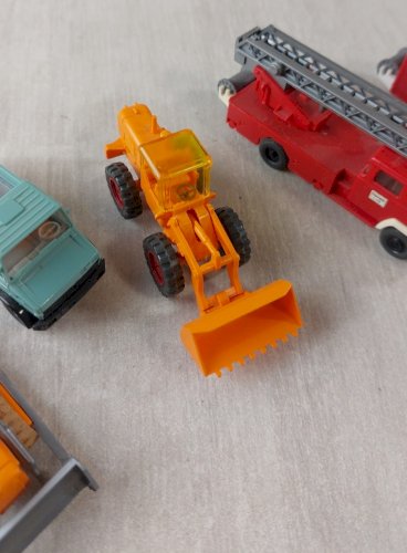 Lot de véhicules travaux publics, camions pompiers Wiking, en HO