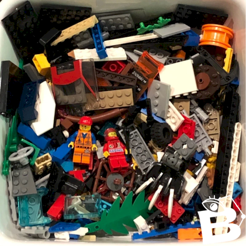 Lot de vrac de pièces de Lego et 2 figurines