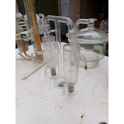 Lot déléments de Laboratoire en Verre