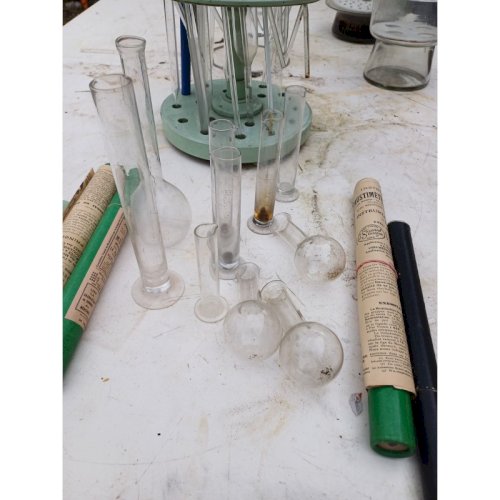 Lot déléments de Laboratoire en Verre