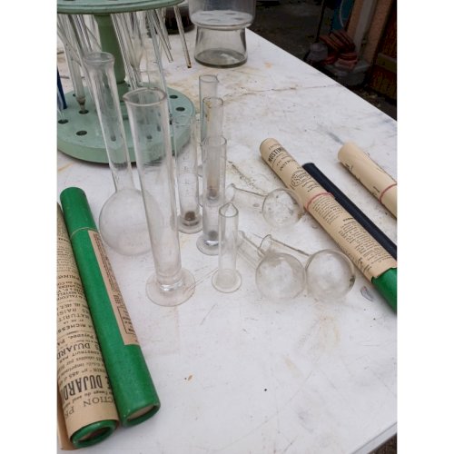 Lot déléments de Laboratoire en Verre