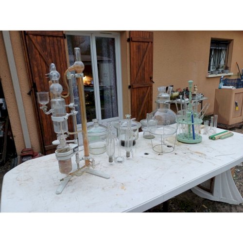 Lot déléments de Laboratoire en Verre