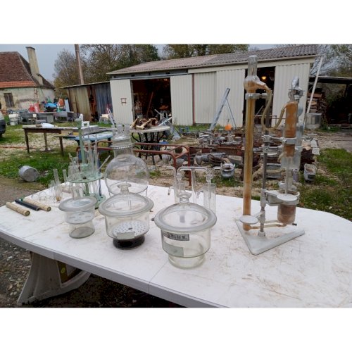 Lot déléments de Laboratoire en Verre