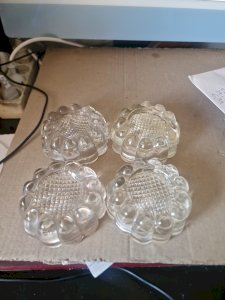 Lot Dz 4 GLASS FEET, PIANO TABLE FURNITURE RISERS