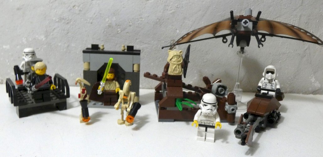 Lot LEGO Star Wars Vintage : Set 7139 7201  7204 à compléter