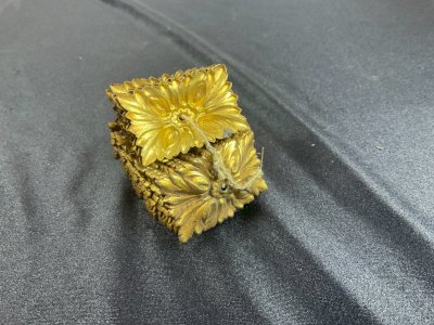 Lot  Ornements en bronze , laiton repoussé  de meuble ancien XIX ème