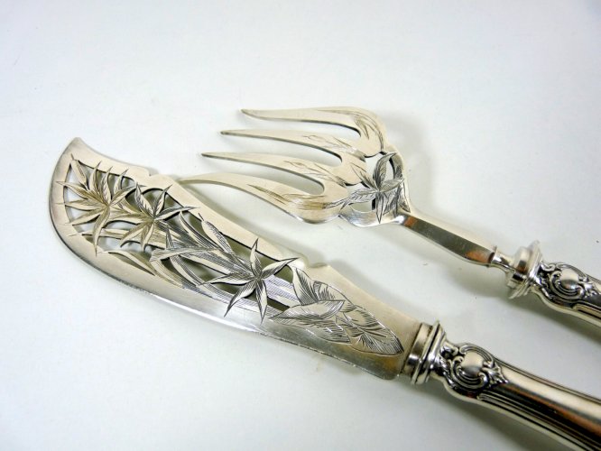 Lot services découper / salade / poisson manches argent fourré Louis XV BB boîte