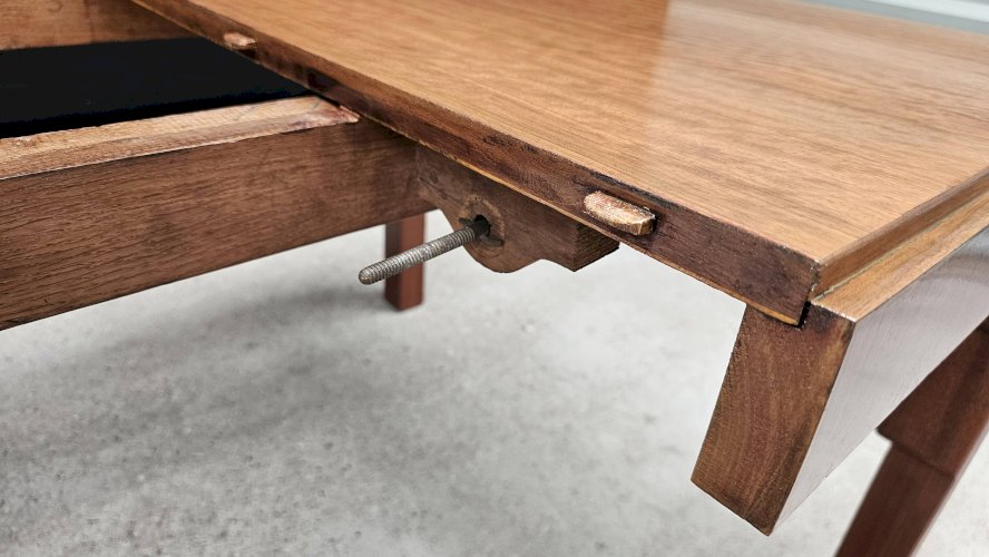 Lot table et ses 6 chaises Art déco de Saddier & fils