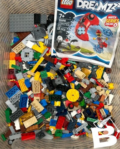 Lot/vrac de 600 pièces de Lego officiel plus set 30698 neuf