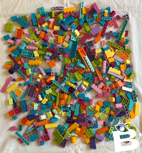 Lot/vrac de 700 pièces de Lego Friends couleurs flashys et acidulées