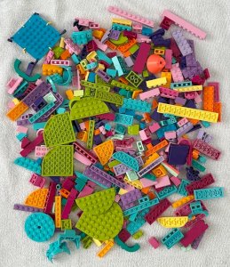 Lot/vrac de pièces de Lego couleurs flashys et acidulées